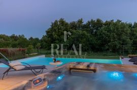 Moderna Villa 180m2, infinity bazen, jaccuzi !, Svetvinčenat, Σπίτι