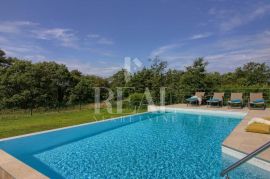 Moderna Villa 180m2, infinity bazen, jaccuzi !, Svetvinčenat, Σπίτι