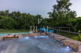 Moderna Villa 180m2, infinity bazen, jaccuzi !, Svetvinčenat, Σπίτι