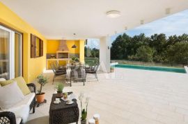 Moderna Villa 180m2, infinity bazen, jaccuzi !, Svetvinčenat, Σπίτι