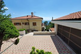 VOLOSKO PREKRASNA LUKSUZNA KUĆA 350m2, Opatija, Famiglia