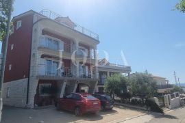 Crikvenica, dvosobni stan sa parkingom na mirnoj lokaciji, Crikvenica, Apartamento