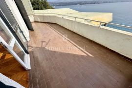 OPATIJA, stan s balkonom, prvi red do mora!, Opatija, Apartamento