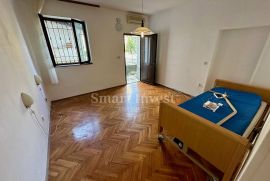 OPATIJA, stan s balkonom, prvi red do mora!, Opatija, Apartamento