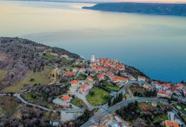 OPATIJA, BRSEČ - 5600m2 - građevinska zemljišta za izgradnju vila s bazenom, panoramski pogled na more u blizini budućeg golf resorta Brseč, Mošćenička Draga, Tierra