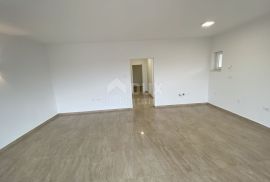 VIŠKOVO - 2S+DB s bazenom i pogledom na more!, Viškovo, Appartment