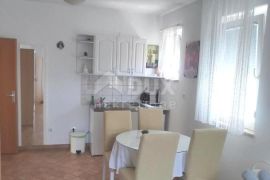 ISTRA, MEDULIN Apartmanska kuća 500m od mora!, Medulin, بيت