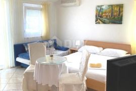 ISTRA, MEDULIN Apartmanska kuća 500m od mora!, Medulin, بيت