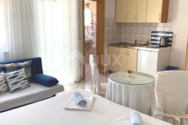 ISTRA, MEDULIN Apartmanska kuća 500m od mora!, Medulin, بيت