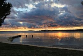 ISTRA, MEDULIN - Kuća s dva stana u blizini plaže, Medulin, Σπίτι