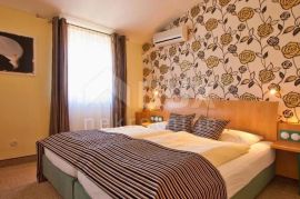 ISTRA, PULA - Hotel na atraktivnoj lokaciji 200 m od mora!, Pula, Commercial property