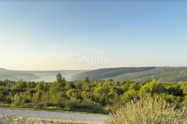 ISTRA, BARBAN - Veliko građevinsko zemljište za 4 vile, pogled na more, Barban, Arazi