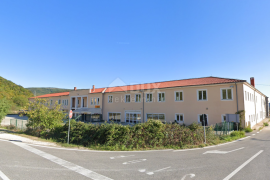 ISTRA,LABIN(OKOLICA) - Poslovno-stambeni objekt s potencijalom, Labin, Propriedade comercial