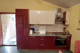 ISTRA, GALIŽANA - Apartmanska kuća s velikom okućnicom, Vodnjan, Casa