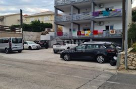 OTOK PAG - Etaža kuće s tri apartmana na 150 metara od mora, Pag, Haus