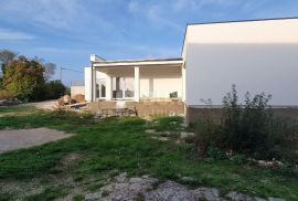 ISTRA, ROVINJ - Novogradnja, prizemnica u mirnom selu, Rovinj, Haus