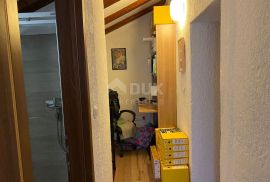 MALI LOŠINJ, kuća sa dva stana i uređenom okućnicom 170m2, Mali Lošinj, House