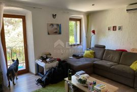 MALI LOŠINJ, kuća sa dva stana i uređenom okućnicom 170m2, Mali Lošinj, House