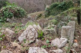 ISTRA, LABIN - Građevinsko zemljište s ruševnom starinom, Labin, Σπίτι