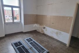 ISTRA, PULA Stan za adaptaciju u centru grada!, Pula, Apartamento