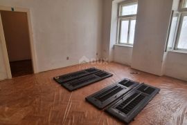 ISTRA, PULA Stan za adaptaciju u centru grada!, Pula, Apartamento