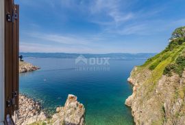 OTOK KRK, VRBNIK - Atraktivni kompleks kuća prvi red do mora, Vrbnik, Haus