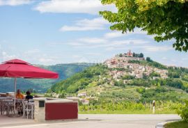 ISTRA, MOTOVUN - Poslovni prostor na jedinstvenom položaju i s jedinstvenom ponudom u Istri, Motovun, Poslovni prostor