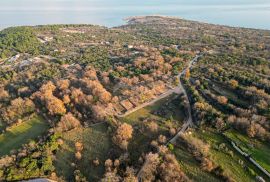 Otok Krk, Šilo -  Očišćeno, ravno poljoprivredno zemljište, buduće građevinsko, 600m do prekrasnih plaža, mora i supermarketa s pristupnim putem !, Dobrinj, Земля