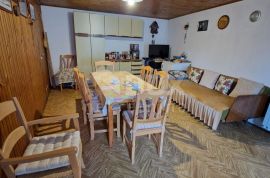 ISTRA, BUZET - Kuća u nizu s garažom i spremištem, Buzet, House