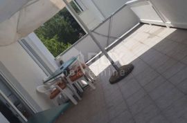 OTOK RAB, BARBAT - Samostojeća apartmanska kuća na odličnoj lokaciji, Rab, Ev