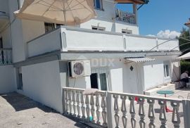 OTOK RAB, BARBAT - Samostojeća apartmanska kuća na odličnoj lokaciji, Rab, Ev