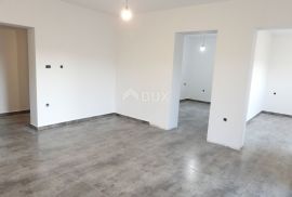 SRDOČI- 1.kat stan 59,5m2 DB+2S s terasom, Rijeka, Apartamento