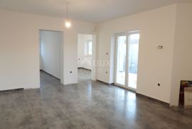 SRDOČI- 1.kat stan 59,5m2 DB+2S s terasom, Rijeka, Apartamento