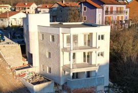 SRDOČI- 1.kat stan 59,5m2 DB+2S s terasom, Rijeka, Apartamento