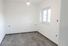 SRDOČI- 1.kat stan 59,5m2 DB+2S s terasom, Rijeka, Apartamento