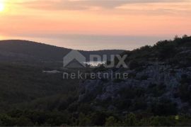 HVAR- zemljište 30000m2 s pogledom na more i s projektom za boutique hotel ili luxuznu villu, Hvar, Land