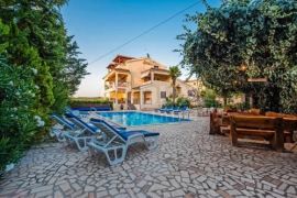 ISTRA, POREČ - Apartmanska vila s bazenom, Poreč, Σπίτι