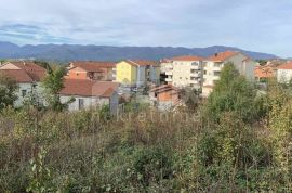 VIŠKOVO, MARČELJI- građevinsko zemljište 2500m2 za stambenu zgradu– stanove/ obiteljsku kuću, Viškovo, Terreno