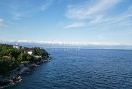 OPATIJA, MEDVEJA- građevinsko zemljište 8000m2- 1. RED DO MORA!!! za hotel/ boutique hotel/ motel/ apartmane/ ville/ kuće za iznajmljivanje - odmor s bazenom, Lovran, Terra