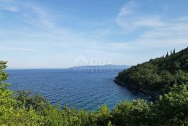 OPATIJA, MEDVEJA- građevinsko zemljište 8000m2- 1. RED DO MORA!!! za hotel/ boutique hotel/ motel/ apartmane/ ville/ kuće za iznajmljivanje - odmor s bazenom, Lovran, Terra