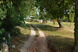 ISTRA, LABIN - Kuća s prostranim građevinskim zemljištem, Labin, Maison