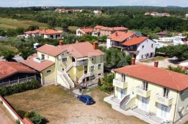 ISTRA, UMAG - Apartmanska kuća i poslovni objekt sa stanom, Umag, Σπίτι