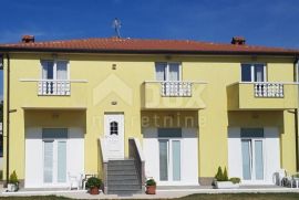 ISTRA, UMAG - Apartmanska kuća 3 km od mora, Umag, بيت