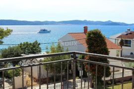 ZADAR, BIBINJE - predivna apartmanska vila u blizini plaže, Bibinje, House