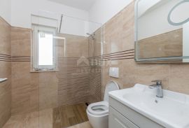 OTOK KRK, NJIVICE - Apartman u prizemlju s okućnicom, Omišalj, Flat