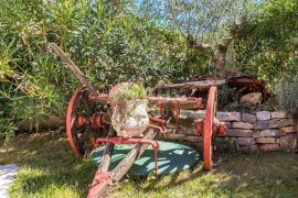 ISTRA, SVETVINČENAT - Kuća s dvije stambene jedinice i bazenom, Svetvinčenat, Kuća