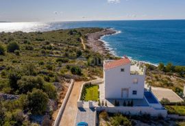 ŠIBENIK, RAŽANJ - Luksuzna vila s grijanim bazenom pokraj mora, Rogoznica, Дом