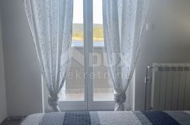 OTOK CRES, VALUN - Stan prvi red do mora! PRILIKA!, Cres, Appartement