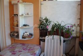 OTOK KRK, MALINSKA (okolica) - Dva odvojena apartmana, Malinska-Dubašnica, Appartment