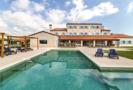 ISTRA - BOUTIQUE HOTEL 3 km od MORA, Pula, Commercial property